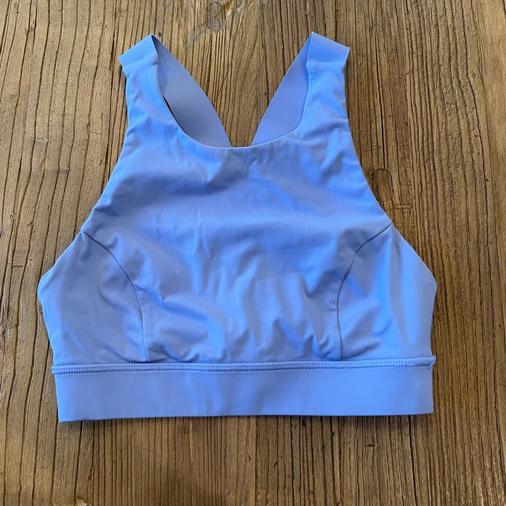 Lululemon Fast & Free Sports Bra, Size 4, Hydrangea Blue / Periwinkle in EUC